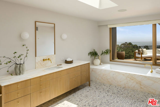 1849 Rising Glen Road, Los Angeles CA: https://media.crmls.org/mediaz/937564a6-d2ba-4d2e-819f-a81d44d4bd46.jpg