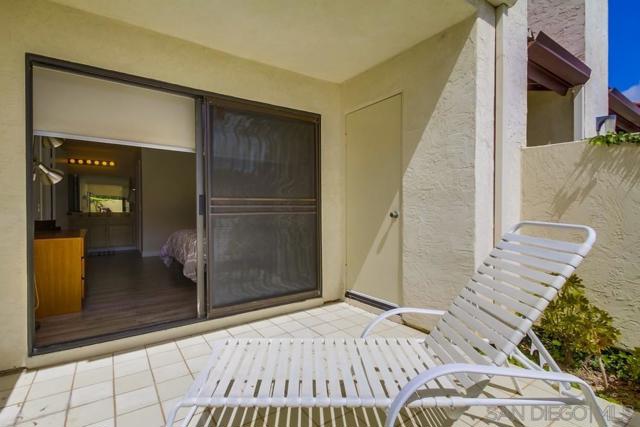 4175 Porte de Merano, San Diego CA: https://media.crmls.org/mediaz/9375783a-7fa2-408f-b421-d7a0855cd589.jpg