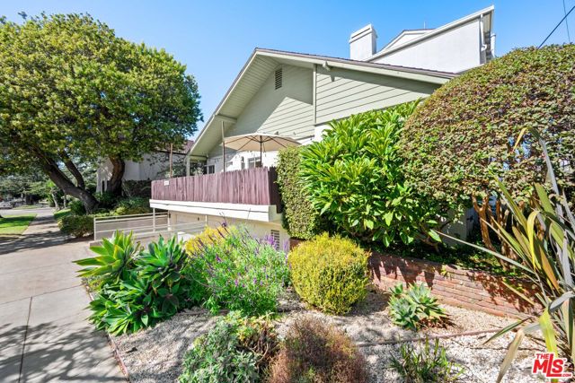 1315 Idaho Avenue photo 2