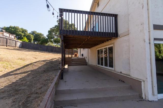 15105 Charter Oak Boulevard, Salinas CA: https://media.crmls.org/mediaz/937611b3-8983-456c-8e74-b8bd96b7b996.jpg