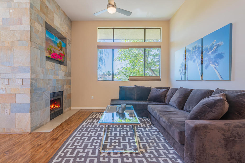 870 E Palm Canyon Drive #202