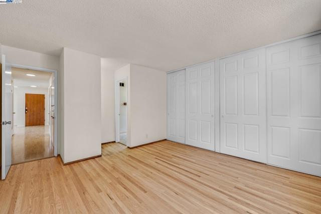 16651 Selby Dr, San Leandro CA: https://media.crmls.org/mediaz/9376aa53-49dc-4d59-97c1-952bd353342d.jpg