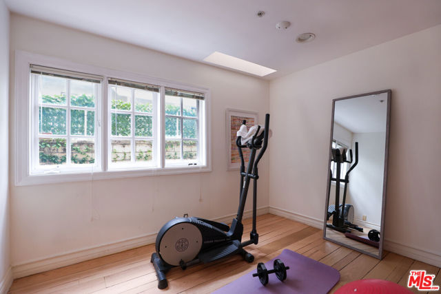 628 N Elm Drive, Beverly Hills CA: https://media.crmls.org/mediaz/937748c5-eebd-487a-925a-8405050c6191.jpg