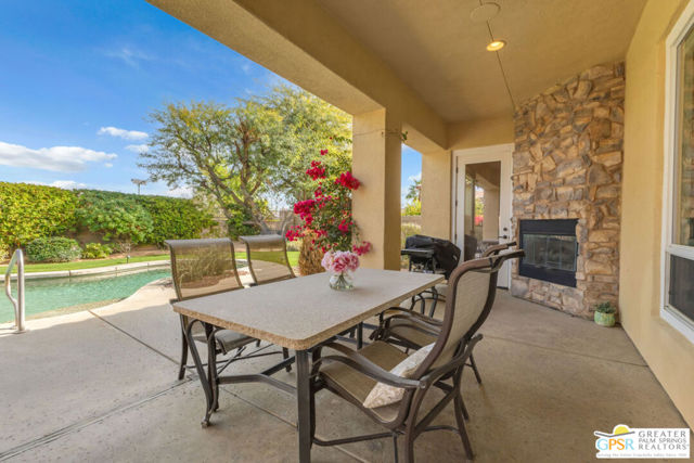 41728 Via Treviso, Palm Desert CA: https://media.crmls.org/mediaz/93779242-822b-4227-b4cd-b582a26471c5.jpg