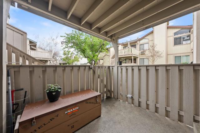 368 Coyote Creek Circle, San Jose CA: https://media.crmls.org/mediaz/937845c0-3367-40d0-bec9-ca26b866c538.jpg