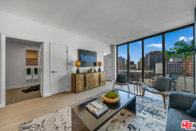2801 Sunset Place, Los Angeles CA: https://media.crmls.org/mediaz/93787e21-57f9-4377-8dea-cc43cf0b3077.jpg