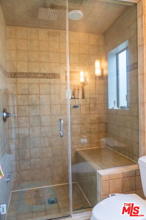 880 Hilldale Avenue, West Hollywood CA: https://media.crmls.org/mediaz/9378beed-ca51-4da6-8d8b-e534cfc826df.jpg