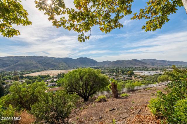 11300 Highridge Court, Camarillo CA: https://media.crmls.org/mediaz/93792811-9c94-427f-926c-bb8079a8f993.jpg