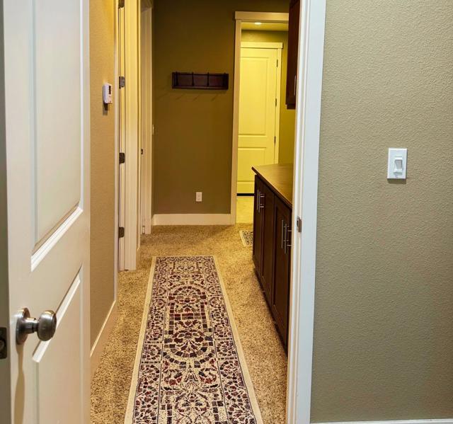 1646 Foxtail Court, Hollister CA: https://media.crmls.org/mediaz/937a4563-56e1-488e-9acc-6348452aad08.jpg
