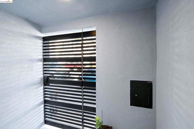 Image 3 of 49 For 271 Montana St