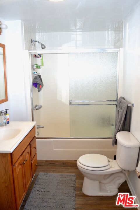 721 W 32nd Street, Los Angeles CA: https://media.crmls.org/mediaz/937af739-42e7-4ec3-9a9a-d0b6334dd5a9.jpg
