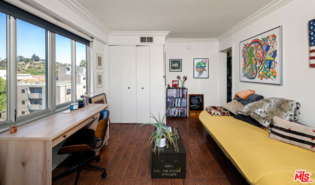 7135 Hollywood Boulevard, Los Angeles CA: https://media.crmls.org/mediaz/937b51b0-edbc-406e-b750-db89b0bf422b.jpg