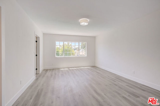 7411 OSO Avenue photo 7