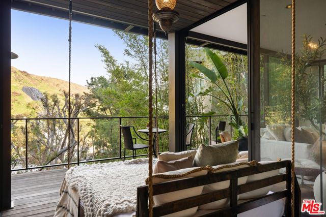 2020 Wattles Drive, Los Angeles CA: https://media.crmls.org/mediaz/937c0f9d-1511-4108-b6c0-a59c54de8377.jpg