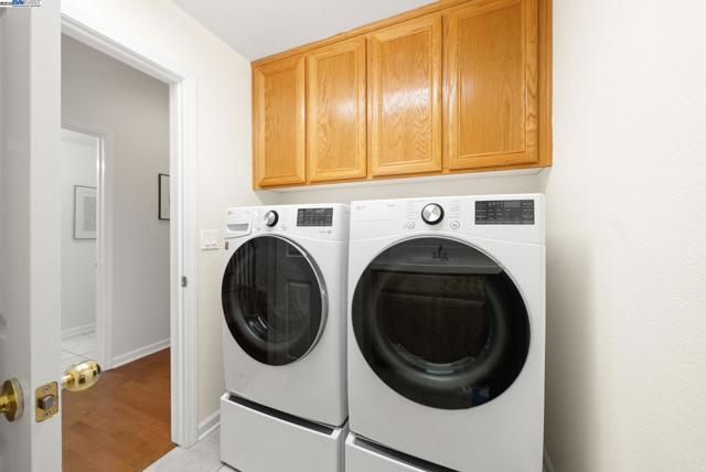 1000 Silver Maple Lane, Hayward CA: https://media.crmls.org/mediaz/937c2294-973d-4670-9a0d-d507ed4c7598.jpg