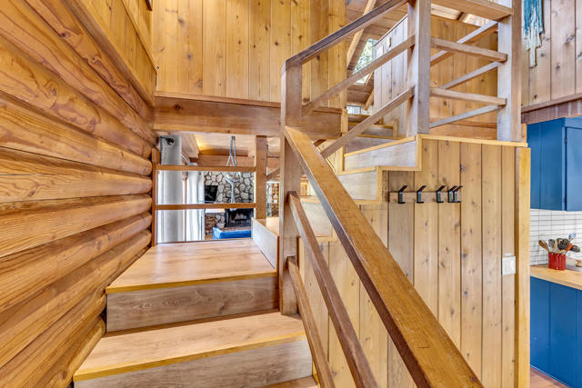 54385 S S. Circle Drive, Idyllwild CA: https://media.crmls.org/mediaz/937c609f-3d61-4b9d-94d1-c104bc39e415.jpg