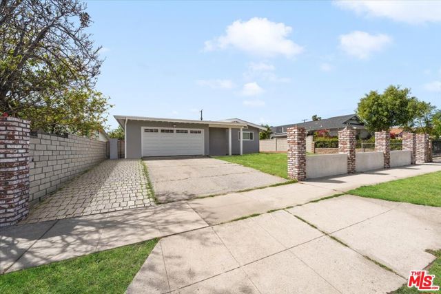 9113 BEACHY Avenue photo 4