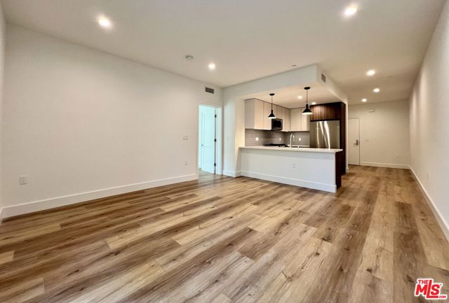 5801 Camerford Avenue, Los Angeles CA: https://media.crmls.org/mediaz/937dab2f-c28a-463a-a806-15da264cb9ff.jpg