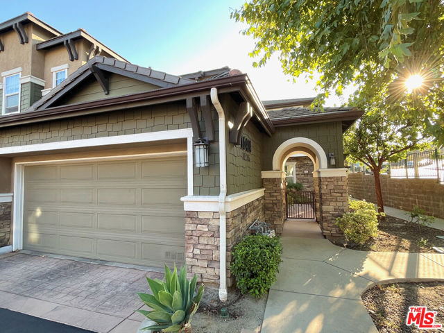 16414 W Nicklaus Drive,  CA: https://media.crmls.org/mediaz/937e069f-1628-464a-8236-bf5a1df122ef.jpg