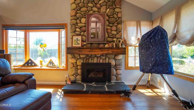 1542 Uppingham Drive, Thousand Oaks CA: https://media.crmls.org/mediaz/937e76fa-889c-4672-af20-fb8e219ea558.jpg