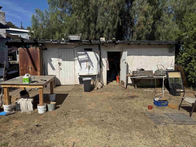 918 E 3rd Avenue, Escondido CA: https://media.crmls.org/mediaz/937eee99-a7d1-4cb3-abd6-7ff207b09106.jpg