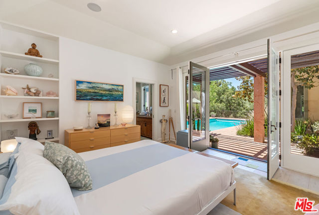 1045 Cold Canyon Road, Calabasas CA: https://media.crmls.org/mediaz/937eef74-c31c-4bf6-947d-4adaa493edca.jpg