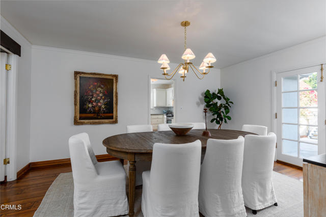 2440 Coniston Place, San Marino CA: https://media.crmls.org/mediaz/93803669-406c-40e8-b655-944c6f5c0af2.jpg