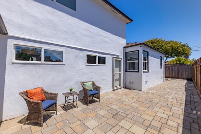 1032 Toyon Drive, Burlingame CA: https://media.crmls.org/mediaz/93803b3f-1bc6-4ac8-9a35-e64f4eef7250.jpg