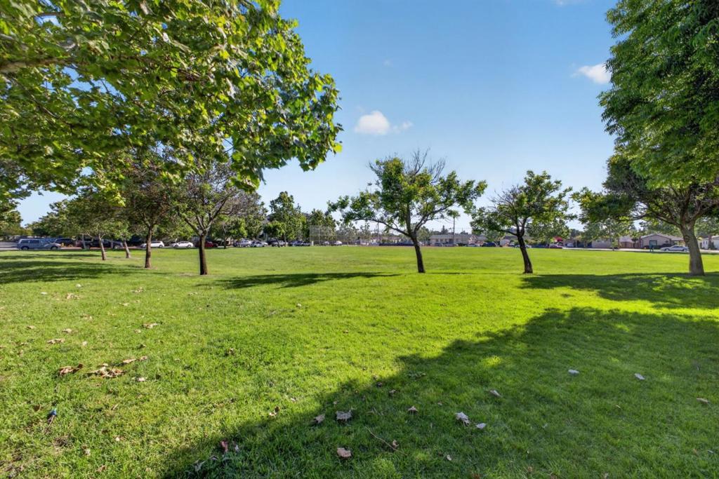 https://media.crmls.org/mediaz/9380f37d-75f0-43d4-a8fb-441d9a7cd371.jpg?preset=X-Large