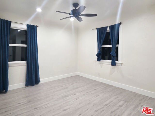 1111 N Spring Avenue, Compton CA: https://media.crmls.org/mediaz/938132d1-f730-48bf-8610-08c0fee69b83.jpg