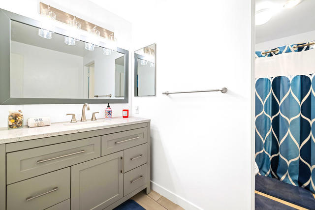 44784 Sherwood Drive, Indio CA: https://media.crmls.org/mediaz/93820df3-243e-4afe-8816-4541f1af7352.jpg