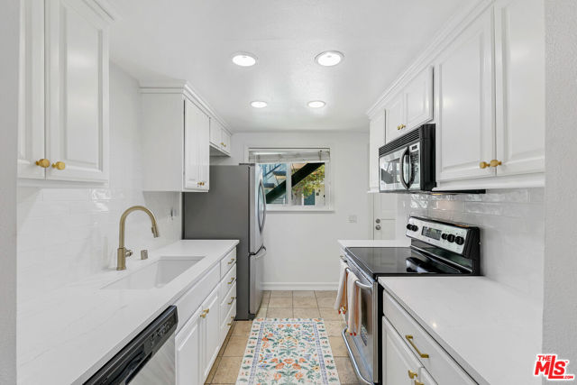 6482 Cavalleri Road photo 6