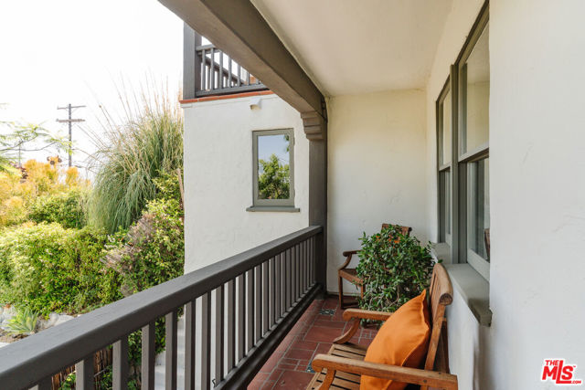 3744 Clayton Avenue, Los Angeles CA: https://media.crmls.org/mediaz/93838718-2c8f-4eed-bee3-b9e1dc82fa58.jpg