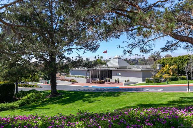 2071 Caminito Circulo Norte, La Jolla CA: https://media.crmls.org/mediaz/9383878a-1fce-40cc-b47b-107bcec77f62.jpg