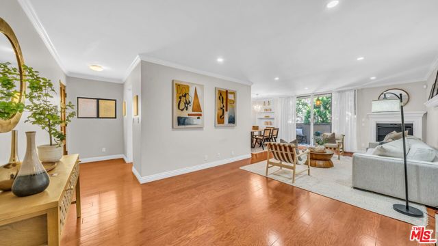 1130 9th Street, Santa Monica CA: https://media.crmls.org/mediaz/93842af4-4091-489e-a9e2-fc0a1f787575.jpg