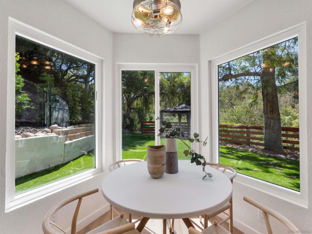2277 Dunstan - photo 16