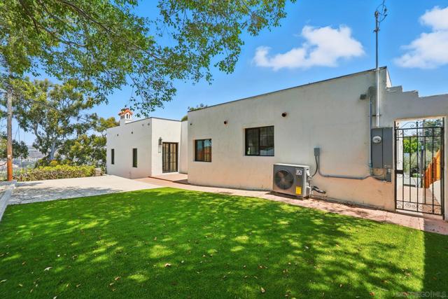 4388 HAWK STREET, San Diego CA: https://media.crmls.org/mediaz/938455bc-dfaf-475e-866f-252bac426a59.jpg
