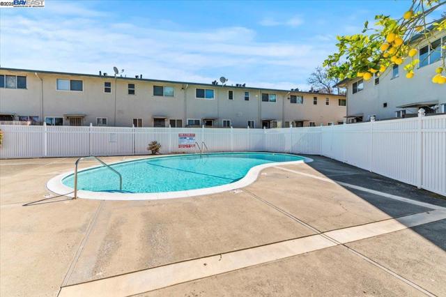 462 Craven Court, Hayward CA: https://media.crmls.org/mediaz/9384f31e-80ae-45ff-b9c1-8cf806868846.jpg