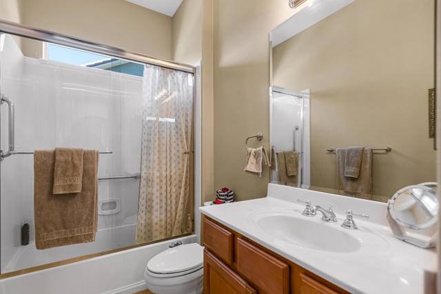 40259 Calle Cancun, Indio CA: https://media.crmls.org/mediaz/93853b9f-bc08-4775-9af3-0f08c8299179.jpg