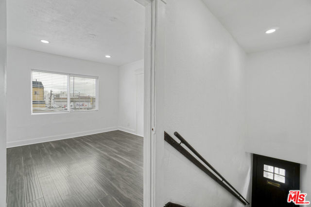 120 N Avenue 25, Los Angeles CA: https://media.crmls.org/mediaz/93859e85-acc4-4c0d-995a-f8fabd75ce98.jpg