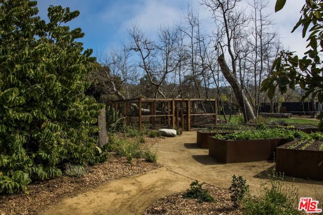 Image 20 of 34 For 6009 Bonsall Drive