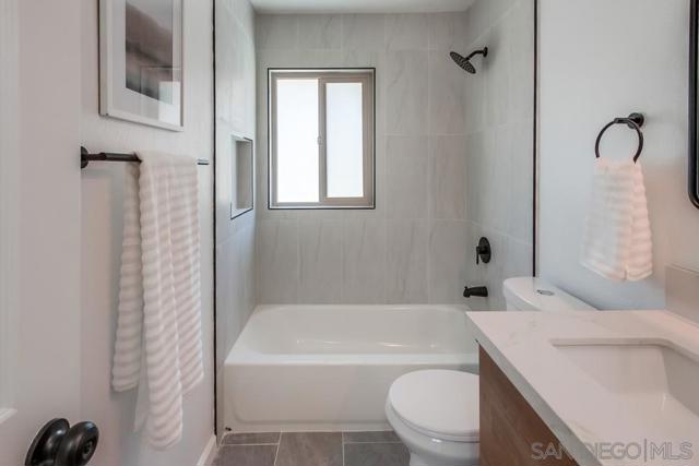 3113 Avenida Topanga, Carlsbad CA: https://media.crmls.org/mediaz/9387024d-9b24-4b98-bd8d-b7e6294b9db2.jpg