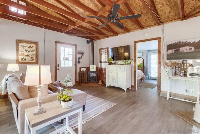 17048 Handlebar Rd, Ramona CA: https://media.crmls.org/mediaz/9387683a-ec70-4ec2-b7e6-5453651d88a7.jpg