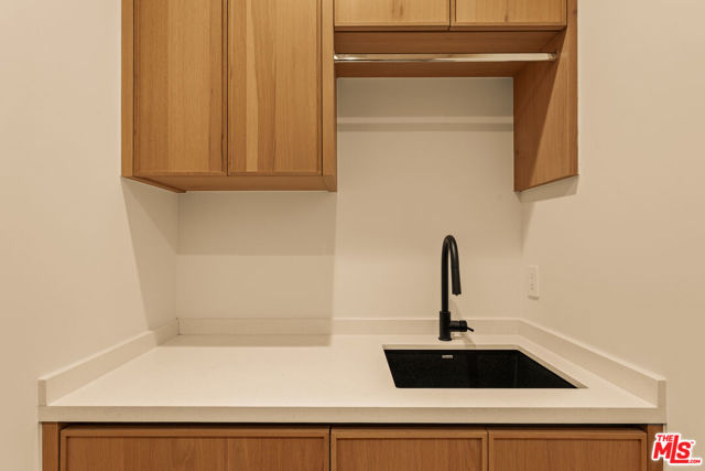 11556 Blix Street, Valley Village CA: https://media.crmls.org/mediaz/9387fd10-d98a-4660-8c0c-80949736eee8.jpg