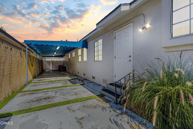 15233 Camarillo Street, Sherman Oaks CA: https://media.crmls.org/mediaz/938876cf-113d-4822-aeca-d8942b3ce9f1.jpg