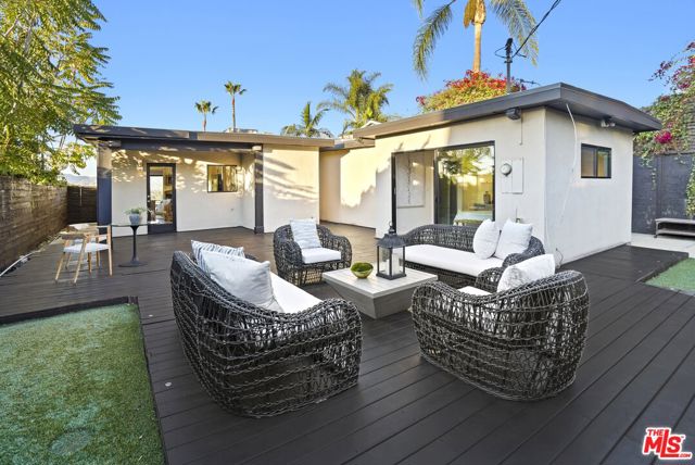 3838 Buena Park Drive, Studio City CA: https://media.crmls.org/mediaz/9388f5a1-117e-4dc5-9b5b-85d7d8fc2db3.jpg