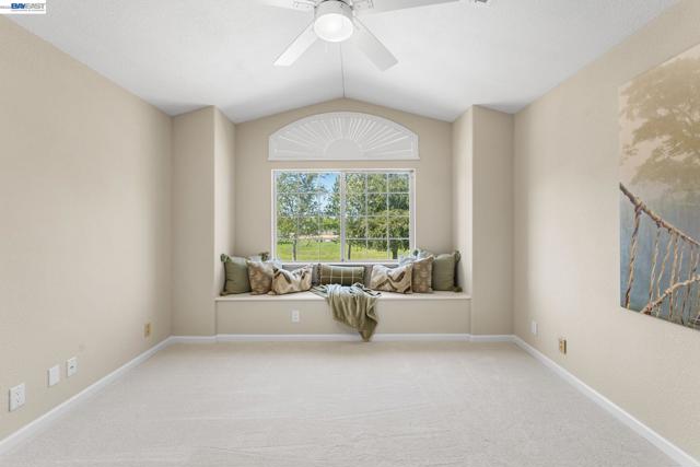 Image 21 of 40 For 912 Loyola Way