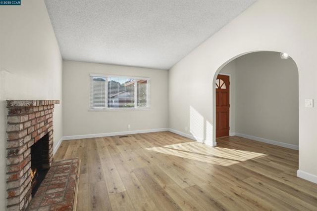 782 Ash Ct, Fairfield CA: https://media.crmls.org/mediaz/9389aab2-0799-4220-9db5-b69b62ce92d8.jpg