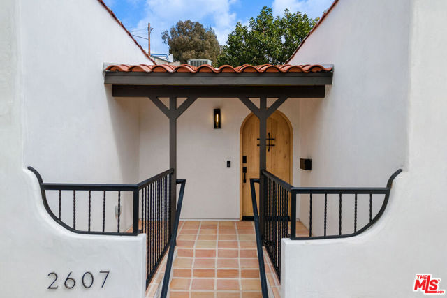 2607 Locksley Place, Los Angeles, California 90039, 3 Bedrooms Bedrooms, ,3 BathroomsBathrooms,Single Family Residence,For Sale,Locksley,24458307