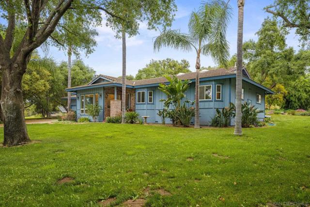 15847 Mac Tan Ln, Valley Center CA: https://media.crmls.org/mediaz/9389d4e7-7c40-4abf-be13-a705c8f9b517.jpg